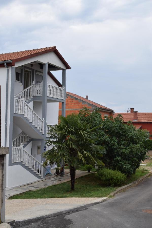 Apartments Malinska-Kajkic Екстериор снимка